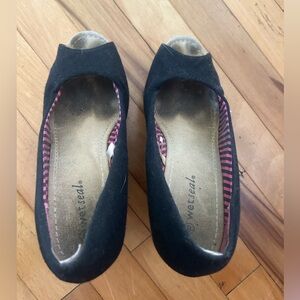 Wetseal open toe black canvas wedges size 8